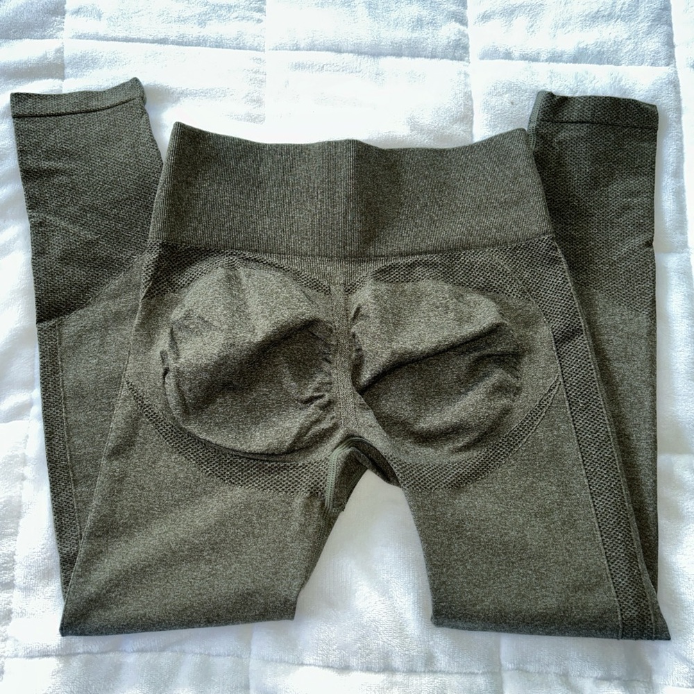 Butt scrunch army green/grey leggings